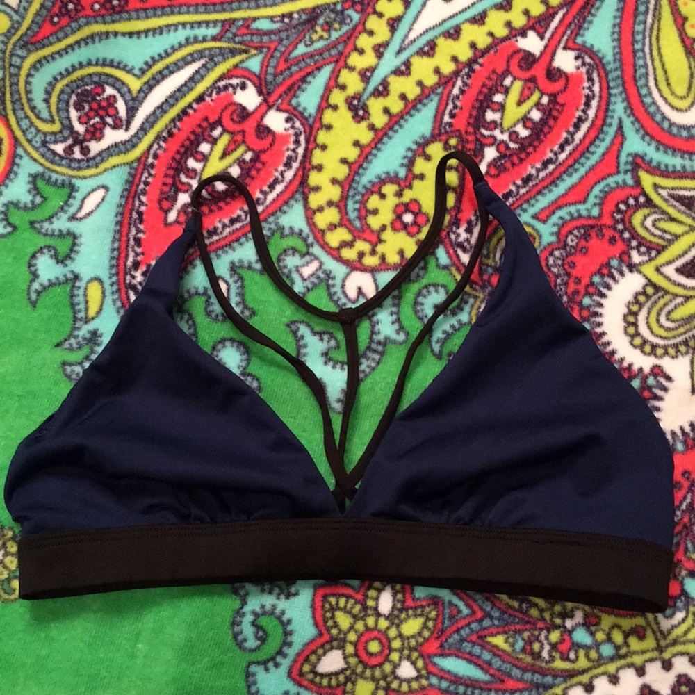 Victoria sport sports bra